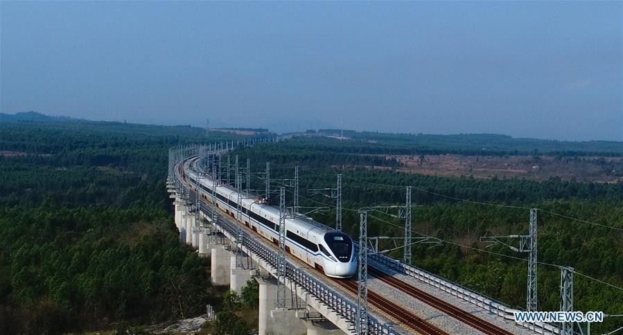 High-speed loop line in South China's Hainan(1/13)